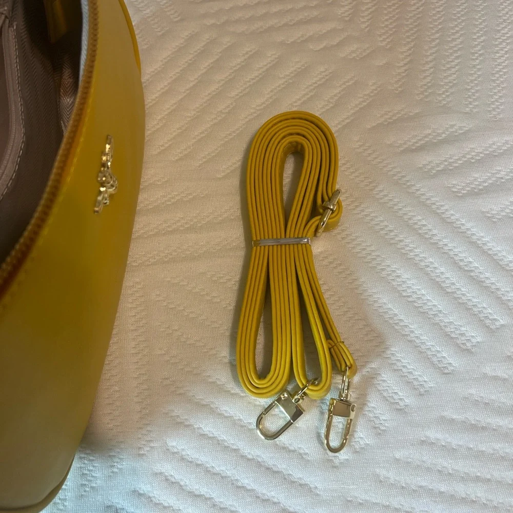 Bee Accent Mustard Yellow Shoulder Bag - Picture 4 of 4